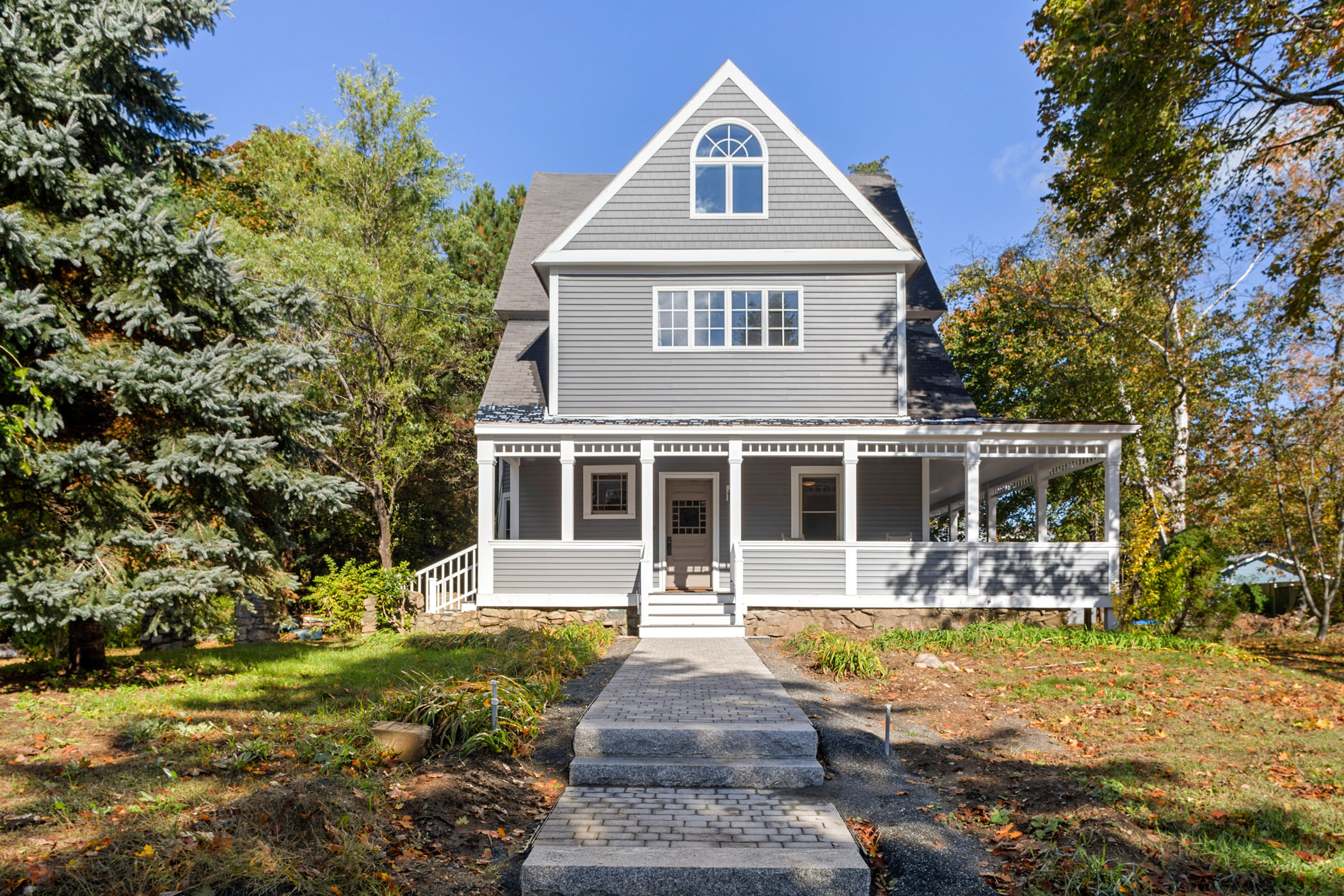 402 Stature with Style Classic Maine Coastal Cottage”The Ogunquit