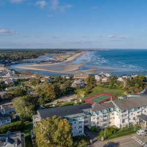 309 - Condominium Cottage - Fun in the Pool or Surf.